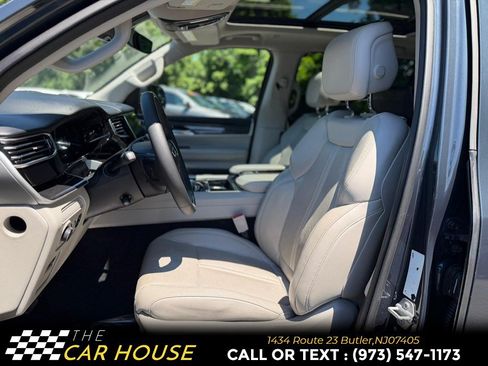 Used 2022 Jeep Wagoneer Series I w/ Convenience Group I AWD/4WD image 15