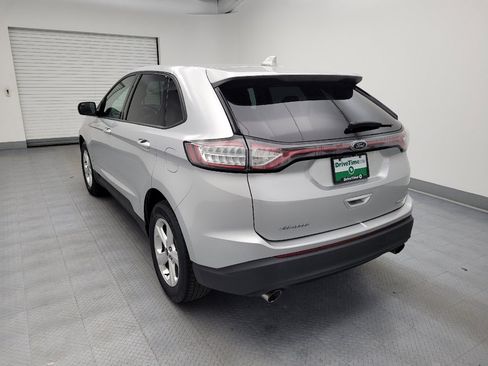 Used 2018 Ford Edge SE FWD image 5