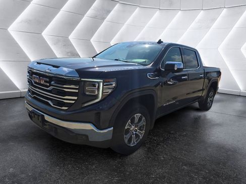 Used 2025 GMC Sierra 1500 SLT AWD/4WD image 1