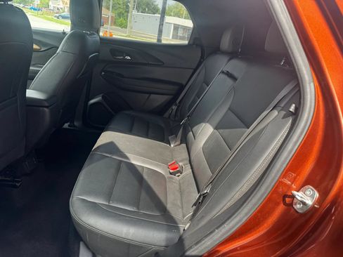 Used 2021 Chevrolet TrailBlazer ACTIV w/ Technology Package FWD image 12