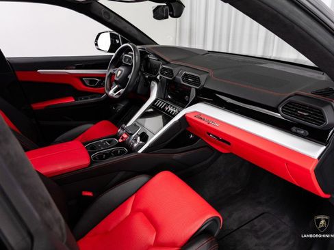Used 2019 Lamborghini Urus image 45
