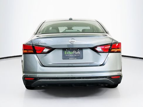 Used 2025 Nissan Altima 2.5 SV FWD image 7