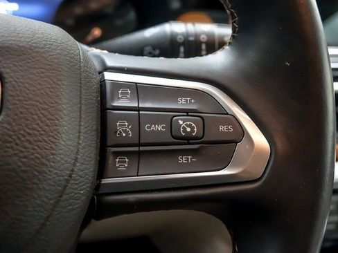 Used 2022 Jeep Compass Limited image 16