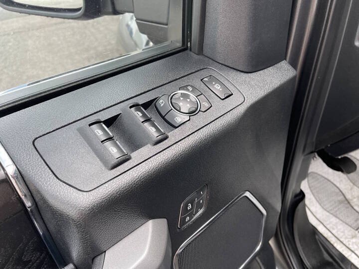Used 2019 Ford F350 Platinum w/ Platinum Ultimate Package AWD/4WD image 16