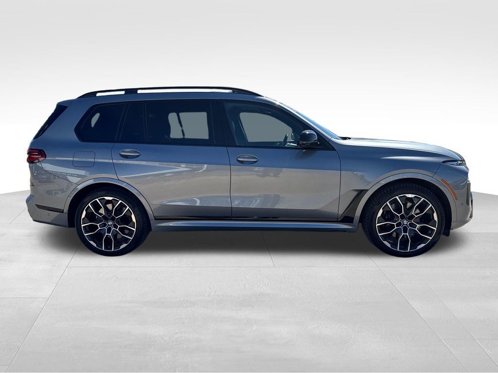 Used 2025 BMW X7 M60i AWD/4WD image 7