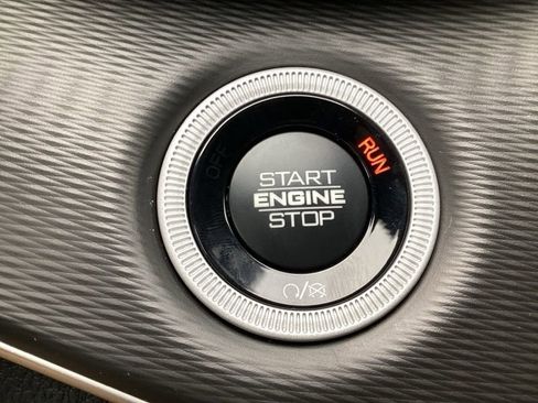 New 2025 Jeep Grand Cherokee Altitude image 38