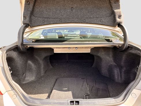 Used 2016 Toyota Camry LE image 23