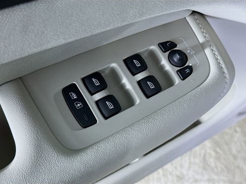 New 2026 Volvo XC60 B5 Ultra w/ Protection Package Premier image 18