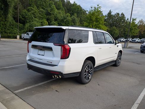 Used 2023 GMC Yukon XL AT4 AWD/4WD image 4