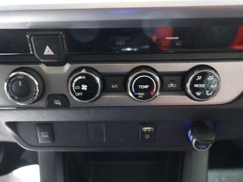 Used 2017 Toyota Tacoma SR5 image 25