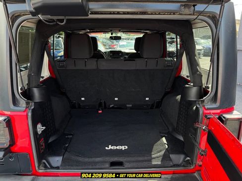 Used 2015 Jeep Wrangler Unlimited Sport w/ Quick Order Package 24S AWD/4WD image 27