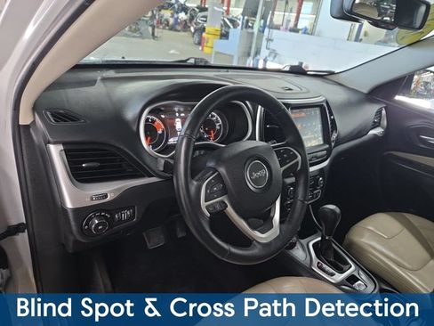 Used 2017 Jeep Cherokee Limited AWD/4WD image 8