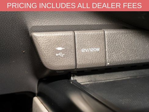 Used 2018 Toyota Camry FWD image 13