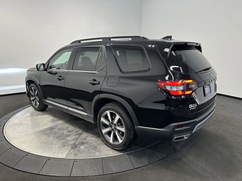 Certified 2025 Honda Pilot Touring image 4