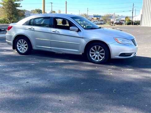 Used 2012 Chrysler 200 Touring image 3
