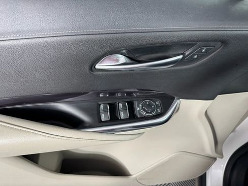 Used 2019 Cadillac XT4 Luxury w/ Cold Weather Package image 41