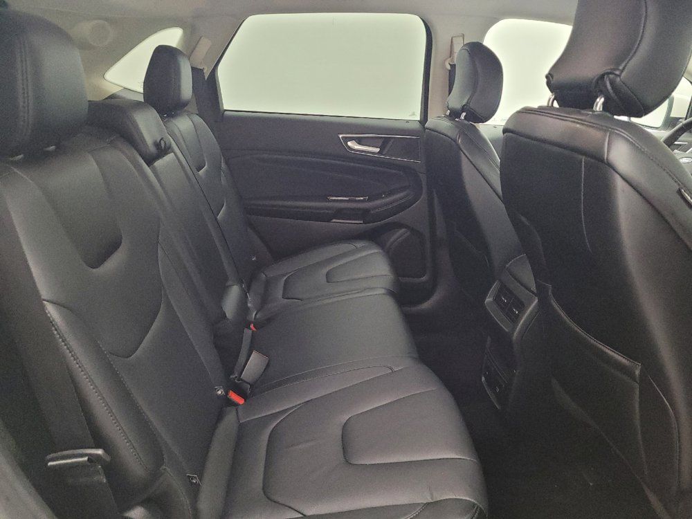 Used 2016 Ford Edge Titanium w/ Technology Package AWD/4WD image 19