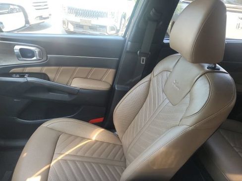 Certified 2025 Kia Sorento SX Prestige w/ Olive Brown Leather Package AWD/4WD image 35
