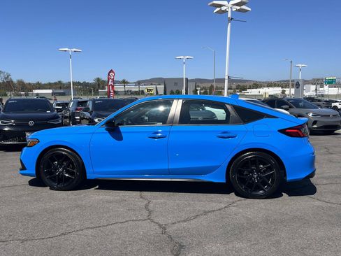 Used 2023 Honda Civic Sport image 2