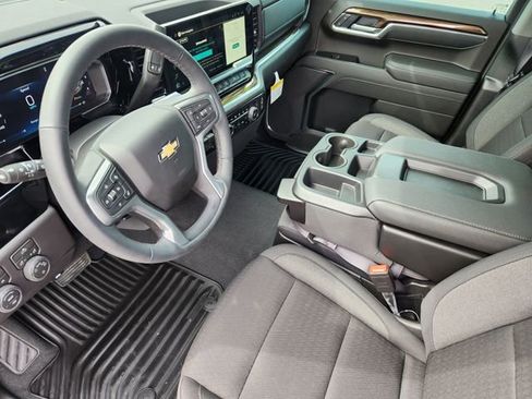 Used 2026 Chevrolet Silverado 1500 LT AWD/4WD image 8