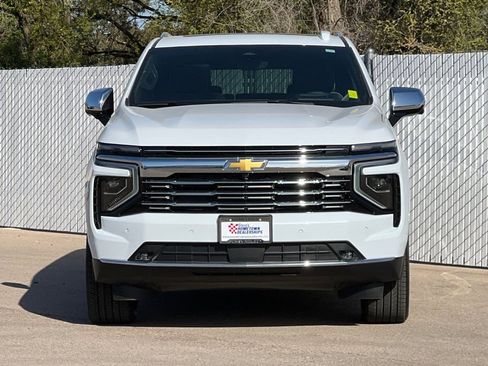 New 2026 Chevrolet Suburban Premier image 6