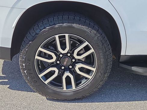 Used 2022 GMC Yukon AT4 AWD/4WD image 7
