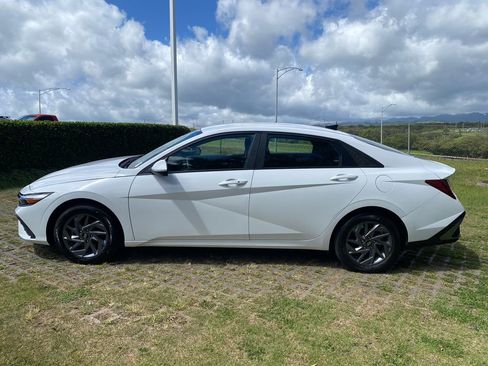 Certified 2024 Hyundai Elantra SEL FWD image 22