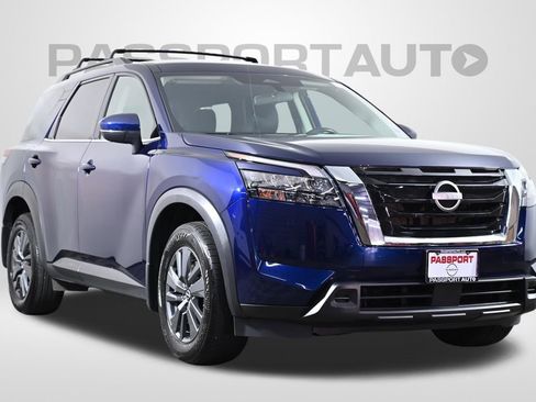 Used 2024 Nissan Pathfinder SV AWD/4WD image 4