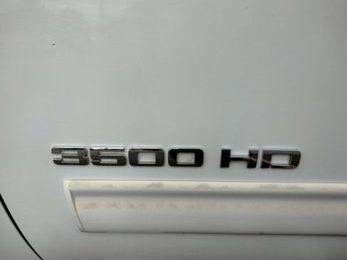 Used 2011 GMC Sierra 3500 SLE w/ SLE Preferred Package image 31