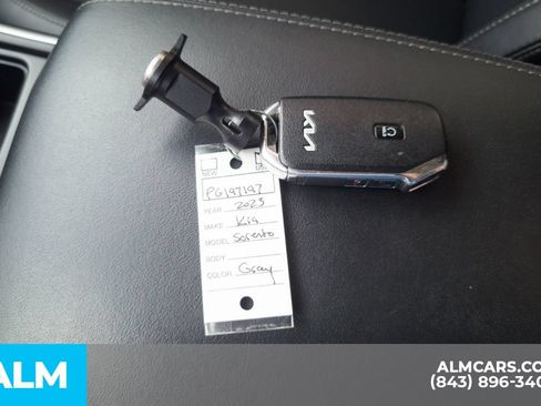 Used 2023 Kia Sorento S w/ Panoramic Sunroof Package AWD/4WD image 21