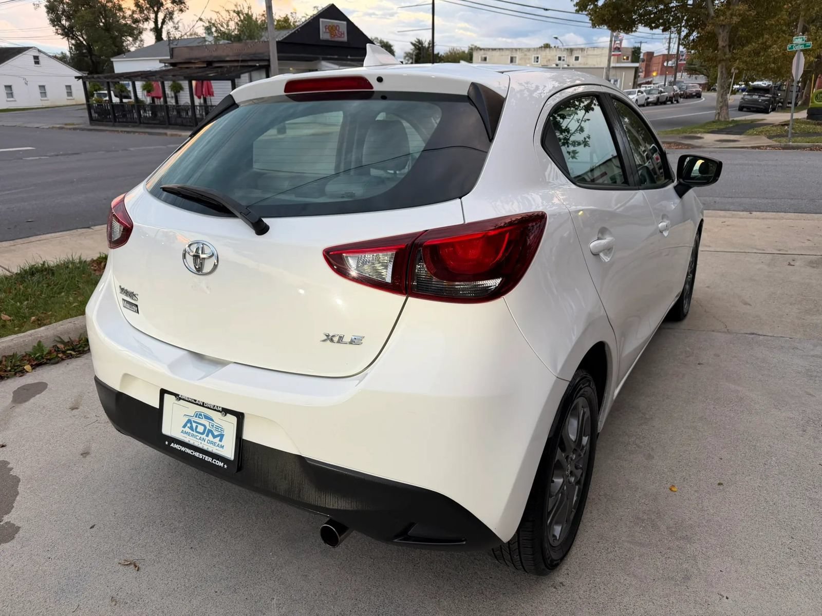 Used 2020 Toyota Yaris XLE FWD image 4