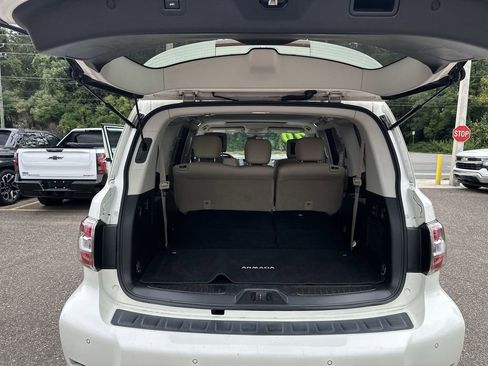 Used 2020 Nissan Armada Platinum image 32