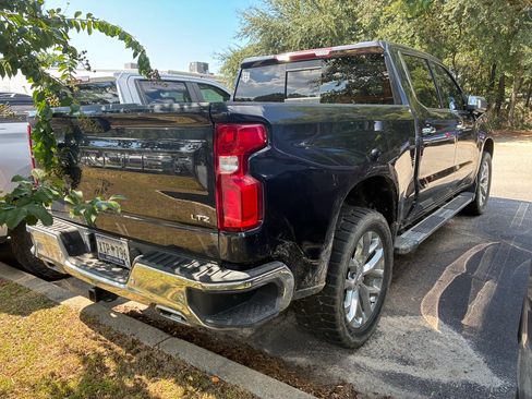 Used 2023 Chevrolet Silverado 1500 LTZ AWD/4WD image 5