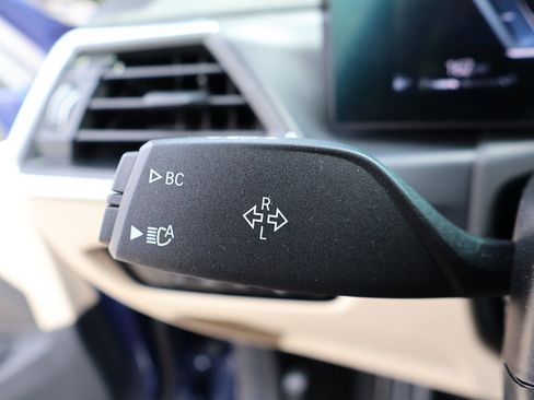 Used 2023 BMW 330i Sedan w/ Convenience Package image 43