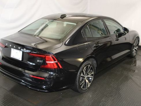 Used 2024 Volvo S60 B5 Core AWD/4WD image 4