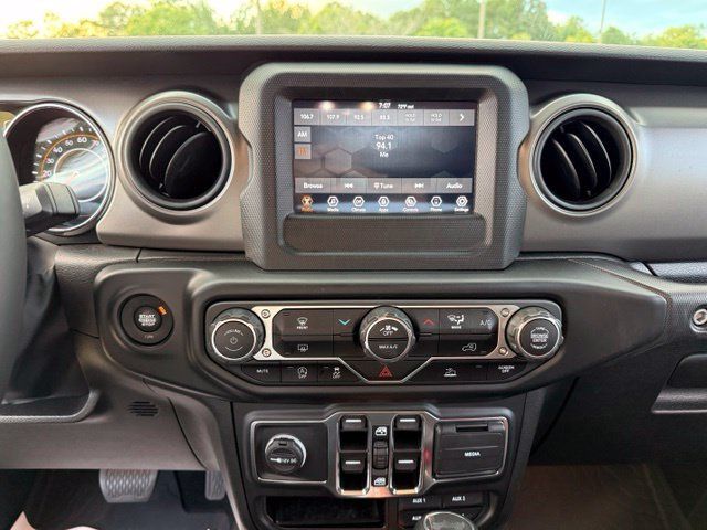 Used 2022 Jeep Wrangler Unlimited Sport AWD/4WD image 16
