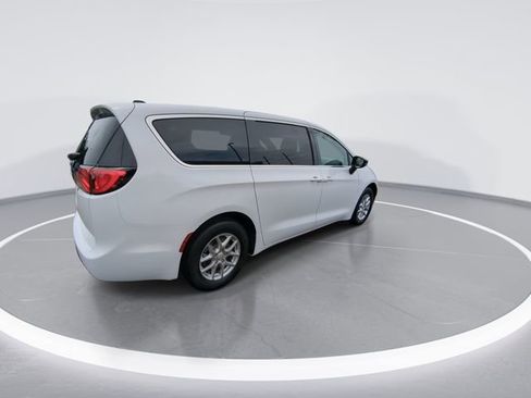 New 2026 Chrysler Voyager LX image 8