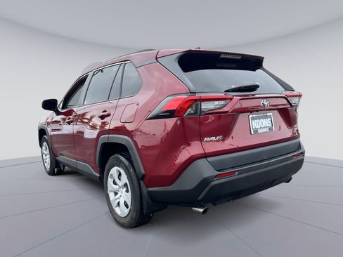 Used 2019 Toyota RAV4 LE image 4