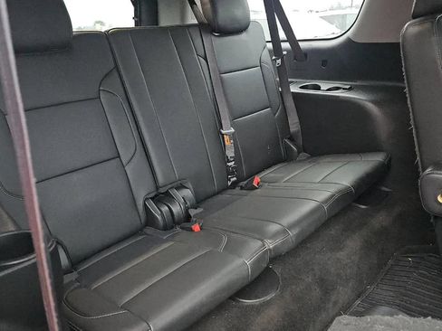 Used 2018 Chevrolet Suburban LT AWD/4WD image 7