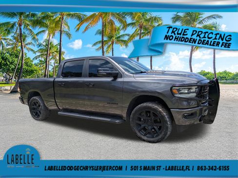 Used 2023 RAM 1500 Laramie AWD/4WD image 2