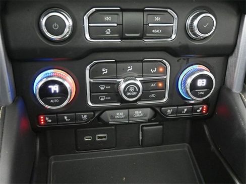 Used 2022 GMC Yukon XL SLT image 34
