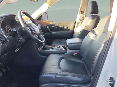 Used 2024 Nissan Armada SL w/ Captain's Chairs Package image 10