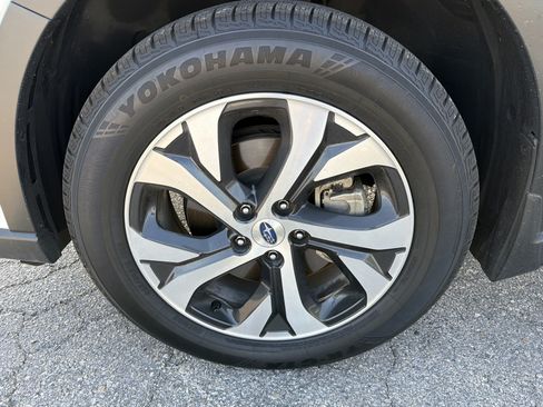 Used 2020 Subaru Outback Touring w/ Popular Package #2 AWD/4WD image 9