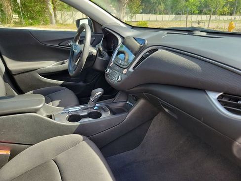 Used 2024 Chevrolet Malibu LT image 33