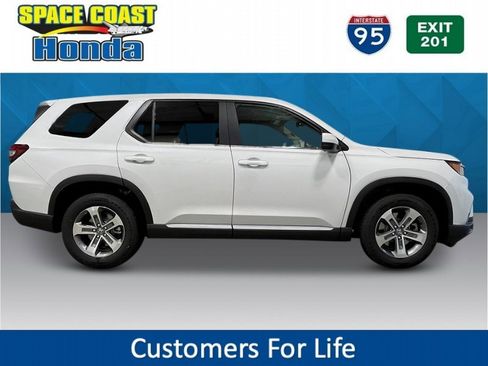 New 2025 Honda Pilot EX-L image 2