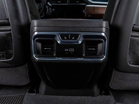 Used 2025 GMC Sierra 2500 Denali Ultimate w/ Max Trailering Package AWD/4WD image 34