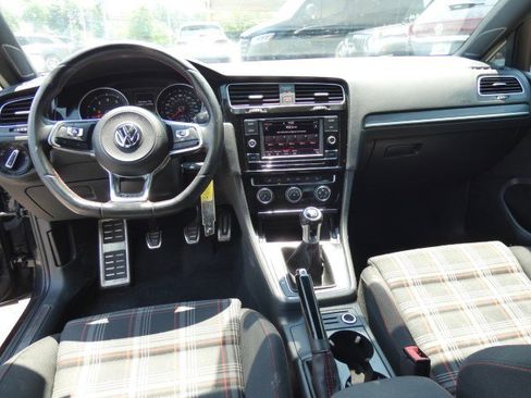 Used 2020 Volkswagen GTI S image 11