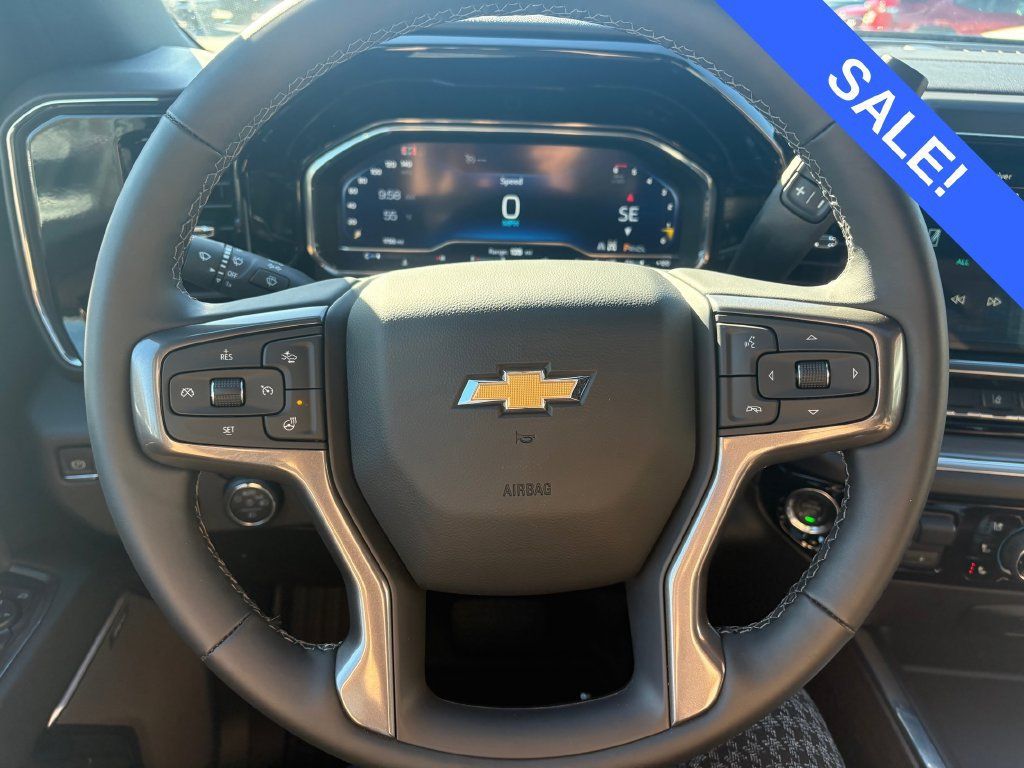 Used 2025 Chevrolet Silverado 2500 High Country w/ Technology Package AWD/4WD image 7