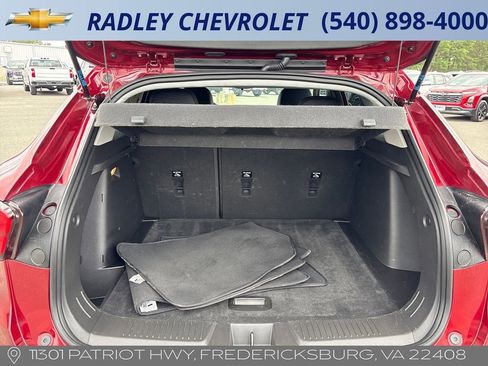 Certified 2025 Chevrolet Trax LT w/ LT Convenience Package FWD image 24
