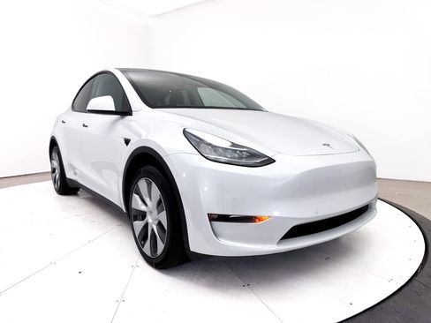 Used 2022 Tesla Model Y Long Range AWD/4WD image 12